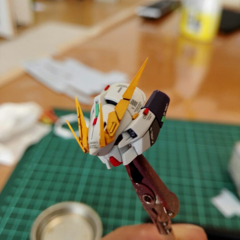 水転写デカールによるガンプラのディテールアップ方法 | GUNDAM PRESS